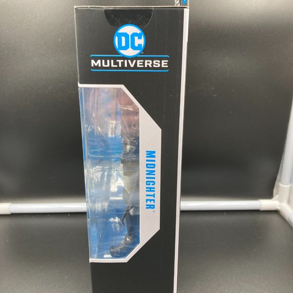 DC Multiverse DC Classics 7" Exclusive Gold Label MIDNIGHTER Action Figure - Picture 4 of 4